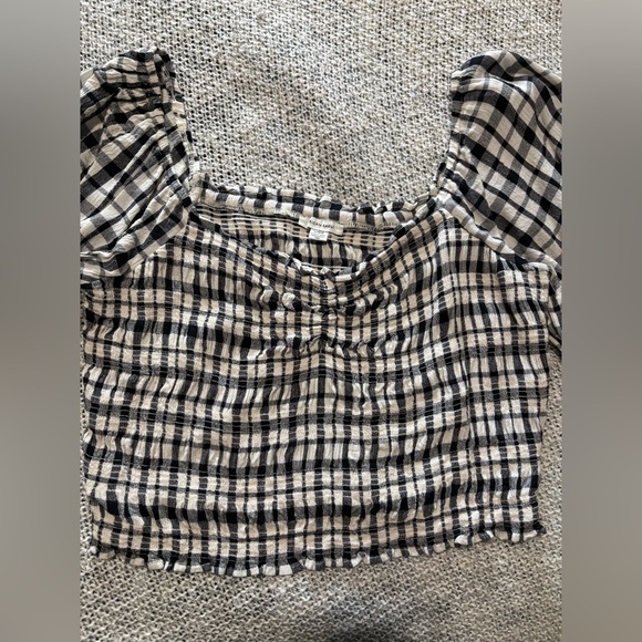 American Eagle Smocked Puff Sleeve Blouse - Picture 4 of 5